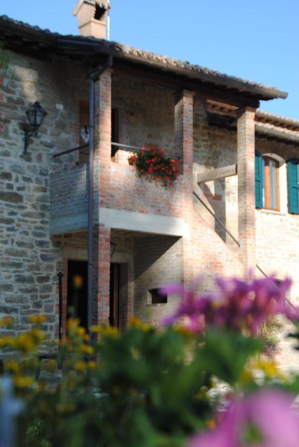 B&B Ponte La Pietra Gubbio Exterior photo