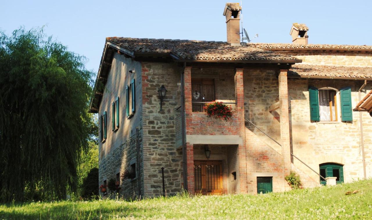 B&B Ponte La Pietra Gubbio Exterior photo